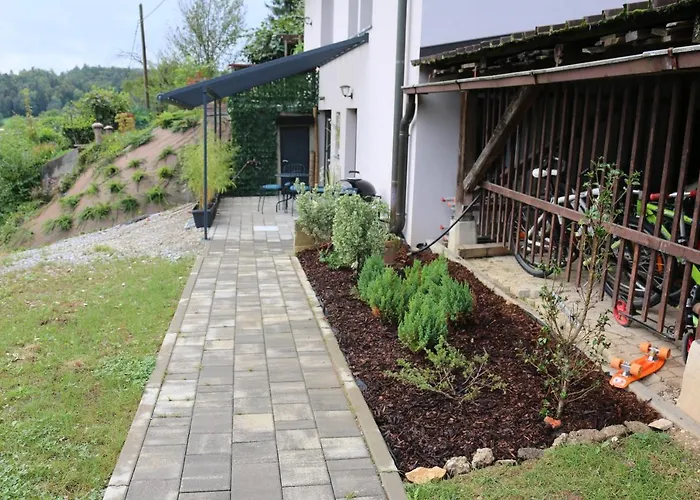 公寓 Ljubljana's Secret Place *